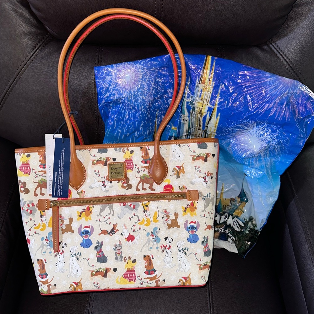 Disney Dogs Dooney & Bourke Santa Tails 2021 Holiday Christmas Tote Bag NWT